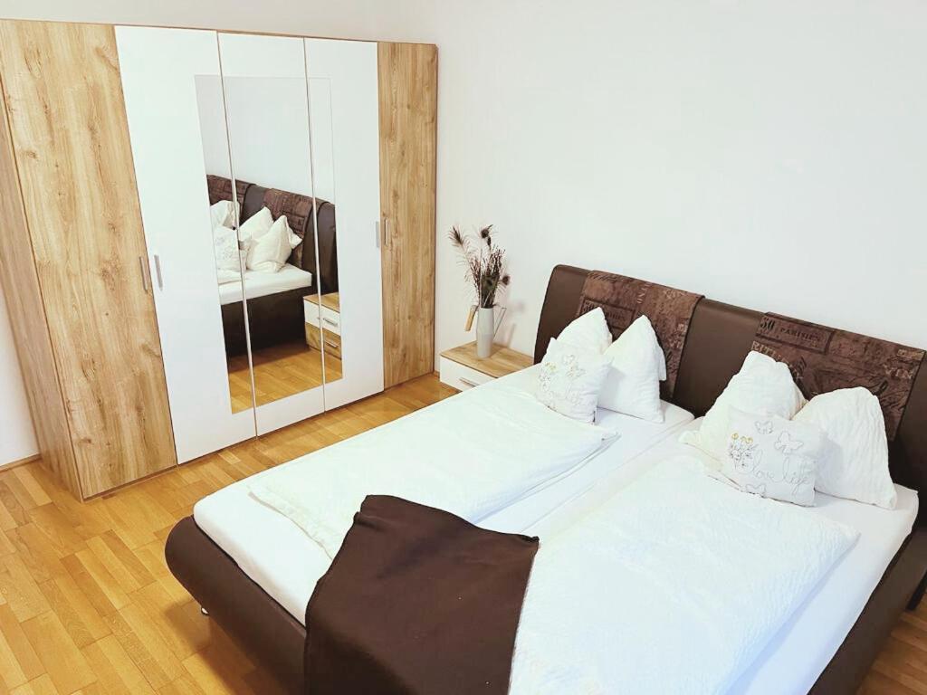 Taferne In Koestendorf - Ferienwohnung Monteurzimmer Neumarkt am Wallersee Zewnętrze zdjęcie